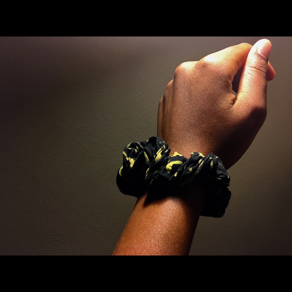 Scrunchie Trio - Picture 3 of 4